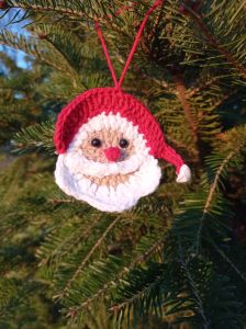 Ornament croșetat pentru brad: Moș Crăciun